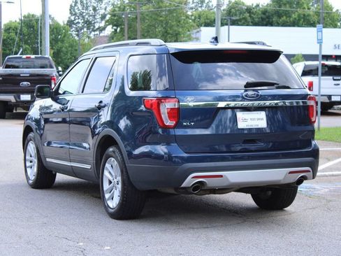 Used 2017 Ford Explorer XLT w/ Equipment Group 202A FWD image 6