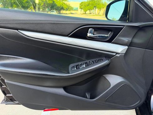 Used 2016 Nissan Maxima 3.5 SV FWD image 10