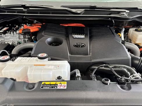 Used 2025 Toyota Tundra Capstone AWD/4WD image 53
