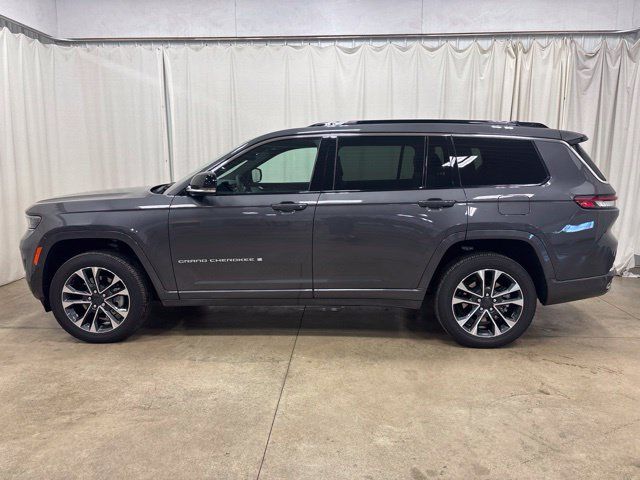 Used 2025 Jeep Grand Cherokee L Overland w/ Trailer Tow Package AWD/4WD image 9