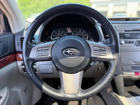 Used 2011 Subaru Outback 2.5i Limited AWD/4WD image 25