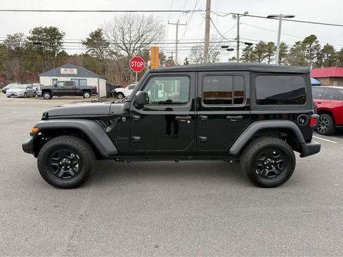 Used 2025 Jeep Wrangler Sport image 7