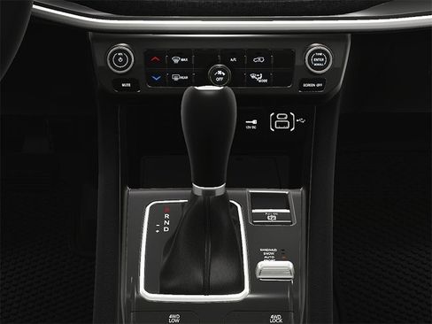 New 2024 Jeep Compass Latitude w/ Sun and Sound Group image 24