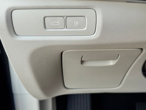 Used 2024 Volvo S90 T8 Ultimate image 19