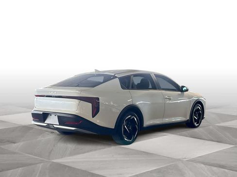 Used 2025 Kia K4 EX FWD image 8
