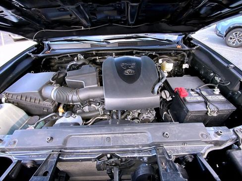Used 2022 Toyota Tacoma SR5 image 31