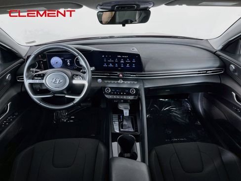 Used 2023 Hyundai Elantra SEL w/ Convenience Package FWD image 11