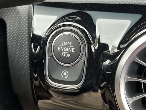 Used 2025 Mercedes-Benz CLA 250 4MATIC image 30