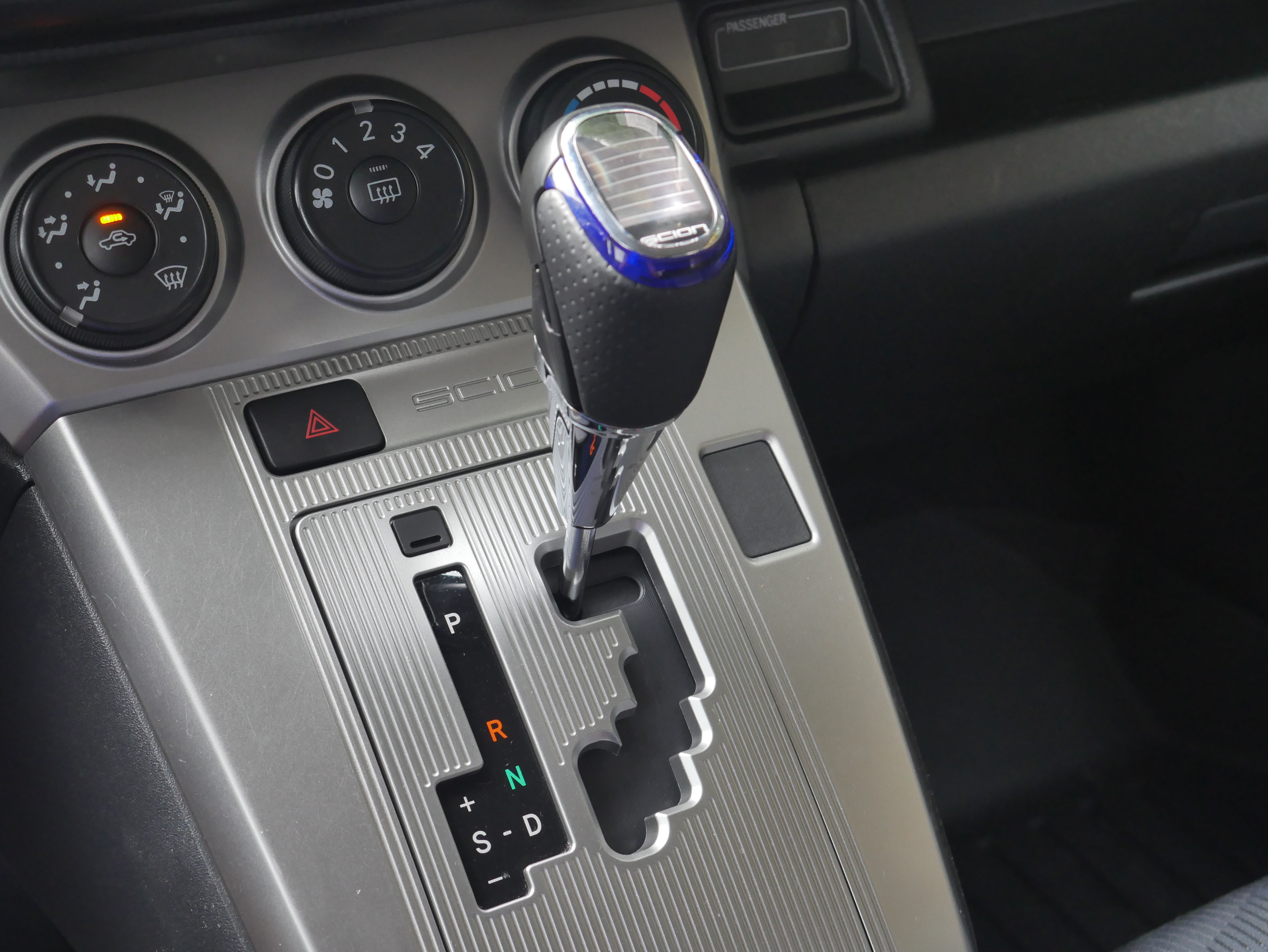 Used 2012 Scion xB FWD image 13