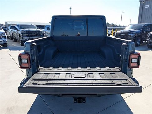 Used 2025 Jeep Gladiator Rubicon image 12