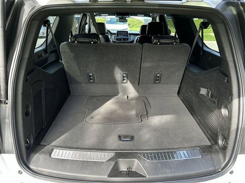 Used 2023 Chevrolet Suburban Premier image 21