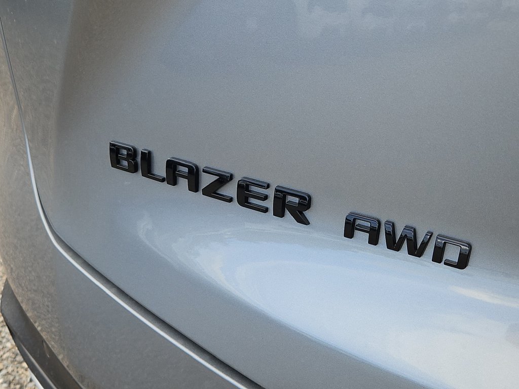 New 2026 Chevrolet Blazer LT w/ Convenience Package AWD/4WD image 6