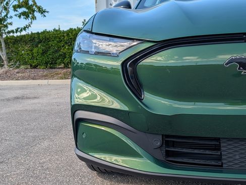 Used 2025 Ford Mustang Mach-E Premium image 9