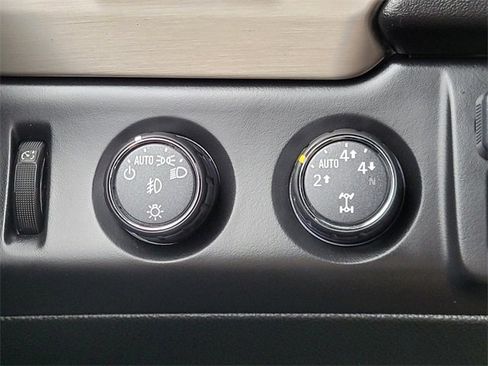 Used 2016 GMC Yukon Denali w/ Open Road Package image 37