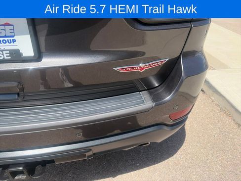 Used 2021 Jeep Grand Cherokee Trailhawk w/ Premium Lighting Group AWD/4WD image 9