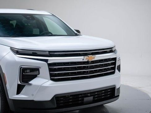 New 2026 Chevrolet Traverse LT w/ Enhanced Driving Package FWD image 12