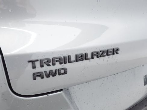 Used 2023 Chevrolet TrailBlazer RS w/ Sun and Liftgate Package AWD/4WD image 16