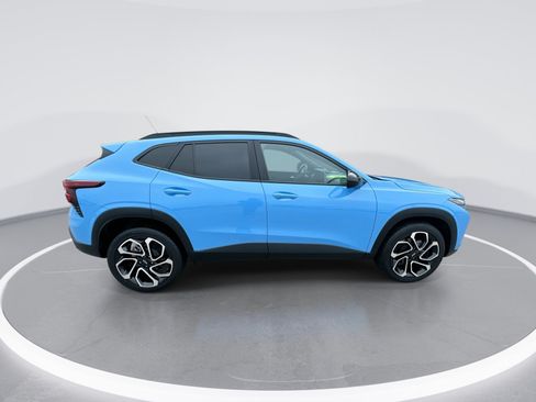 Certified 2024 Chevrolet Trax RS w/ Sunroof Package FWD image 9