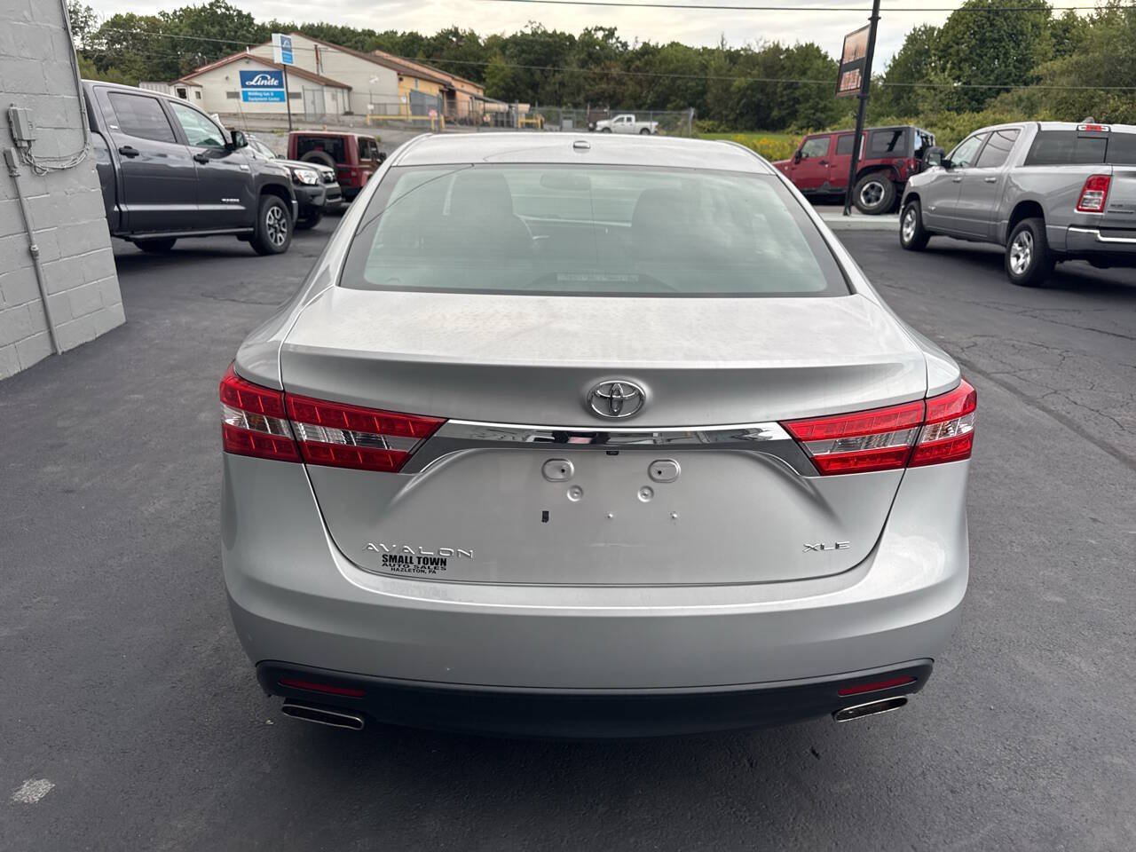 Used 2013 Toyota Avalon XLE Touring FWD image 7