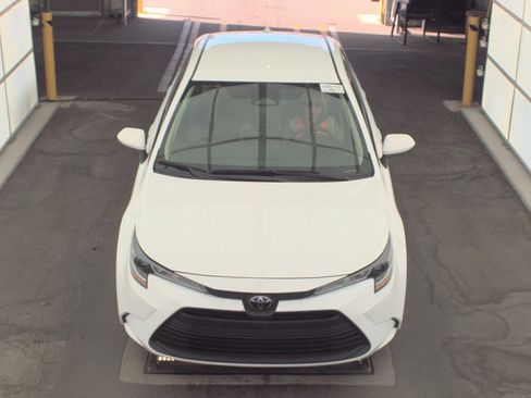 Used 2024 Toyota Corolla LE FWD image 2