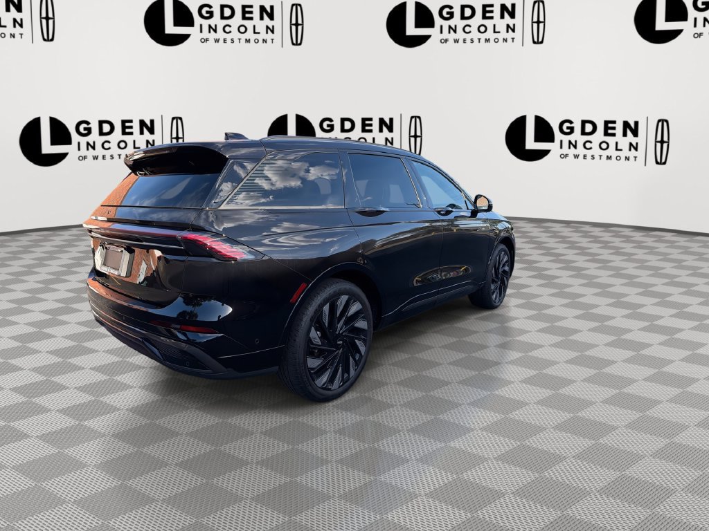 Used 2024 Lincoln Nautilus Reserve w/ Equipment Group 202A AWD/4WD image 8