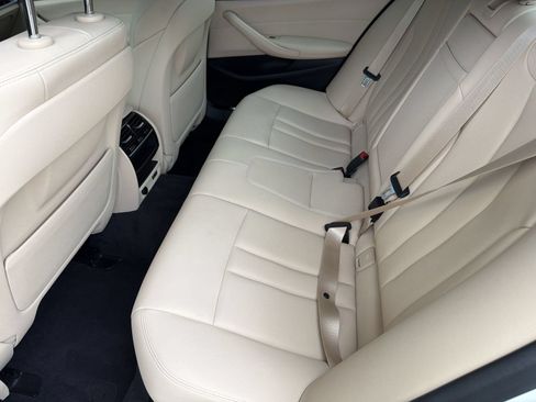 Used 2020 BMW 530i w/ Premium Package RWD image 23