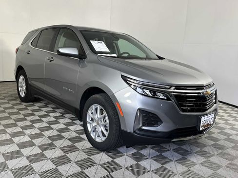Used 2024 Chevrolet Equinox LT AWD/4WD image 2