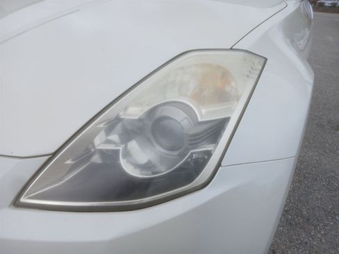 Used 2006 Nissan 350Z Enthusiast w/ (N93) Cargo Convenience Pkg image 38