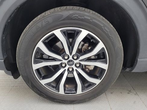 Used 2020 Ford Explorer ST w/ Premium Technology Package image 31