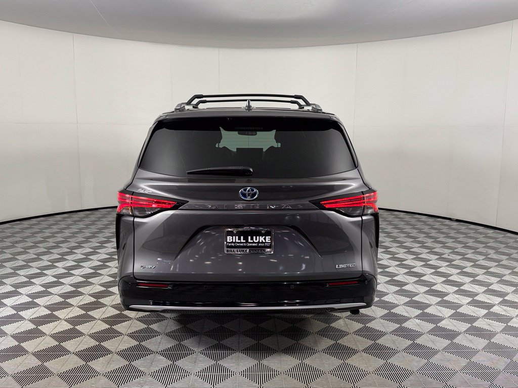 Used 2025 Toyota Sienna Limited FWD image 8