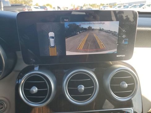 Used 2021 Mercedes-Benz GLC 300 image 31