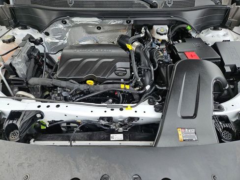 Used 2025 Chevrolet Trax LT w/ LT Convenience Package FWD image 28