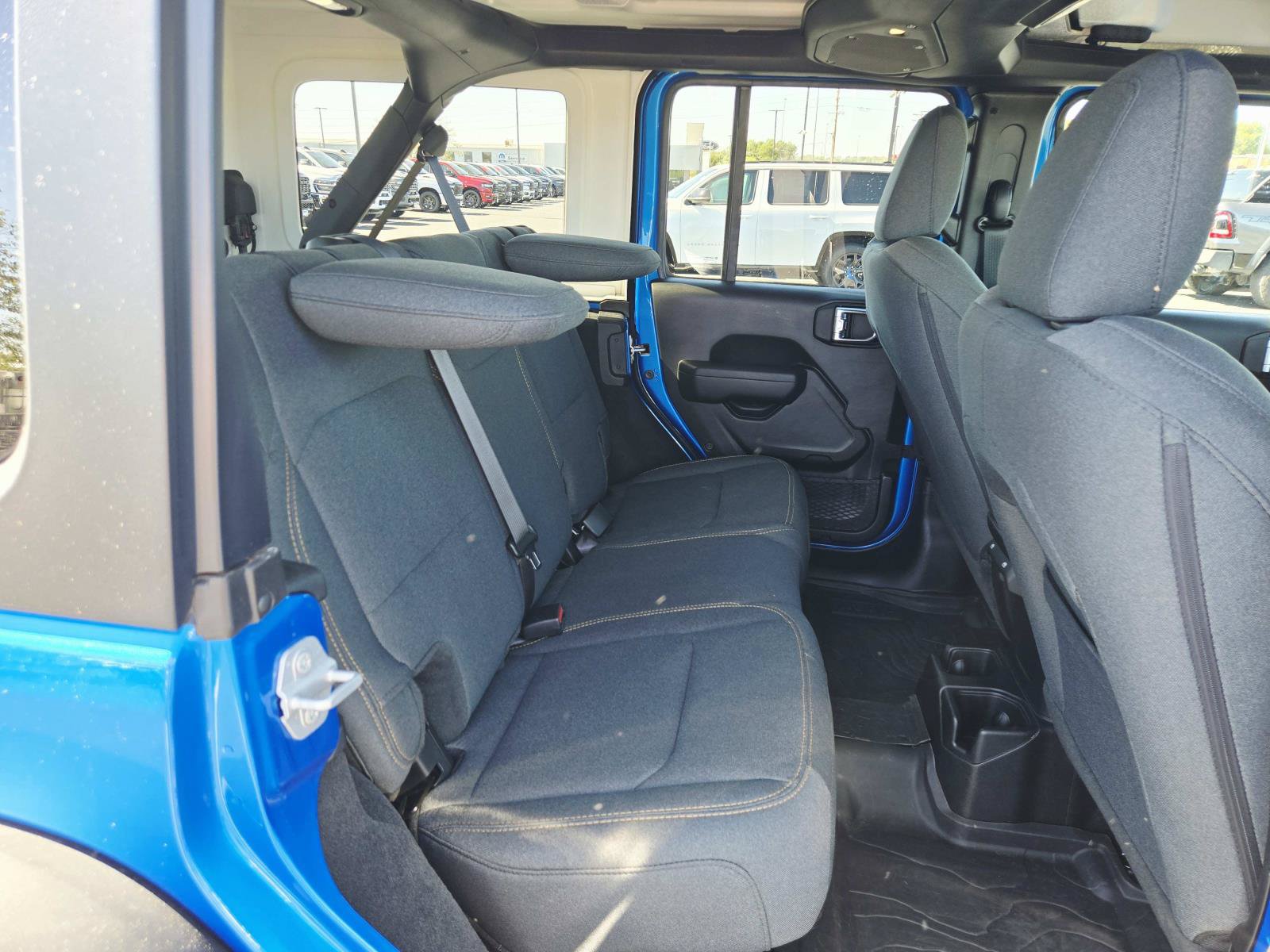 Used 2025 Jeep Wrangler Unlimited Sport AWD/4WD image 16