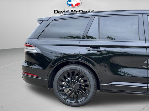 New 2026 Lincoln Aviator Reserve w/ Luxury Package RWD image 32