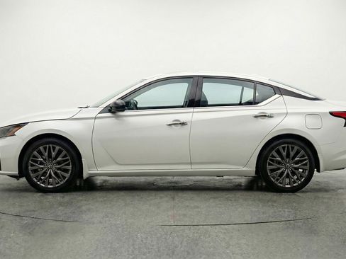 Used 2025 Nissan Altima 2.5 SV image 5