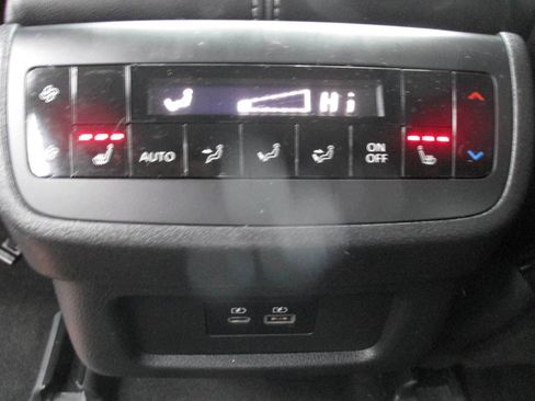 Used 2023 Nissan Pathfinder SL w/ SL Premium Package AWD/4WD image 33