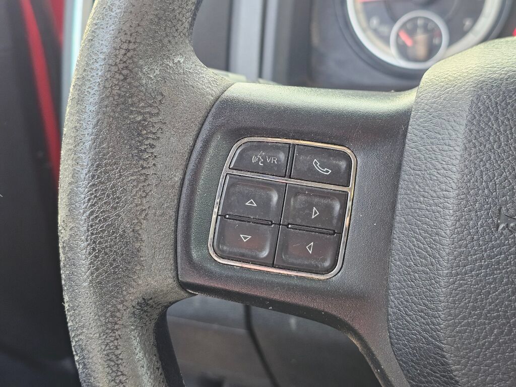 Used 2017 RAM 1500 Classic SLT AWD/4WD image 32