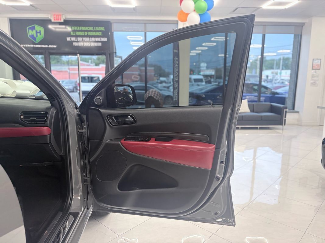Used 2022 Dodge Durango R/T w/ Blacktop Package AWD/4WD image 40