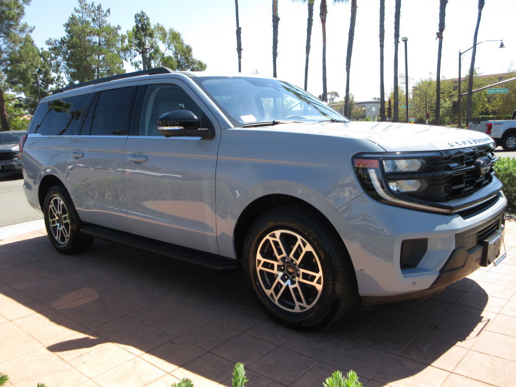 Certified 2025 Ford Expedition Max Active RWD image 7