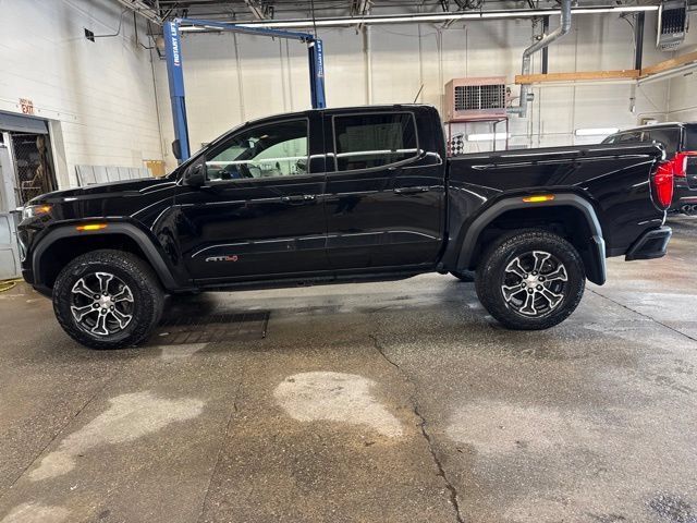 Used 2023 GMC Canyon AT4 AWD/4WD image 3
