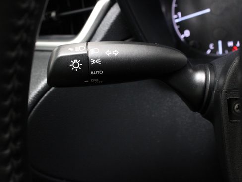 Used 2024 Toyota Corolla Cross LE FWD image 24