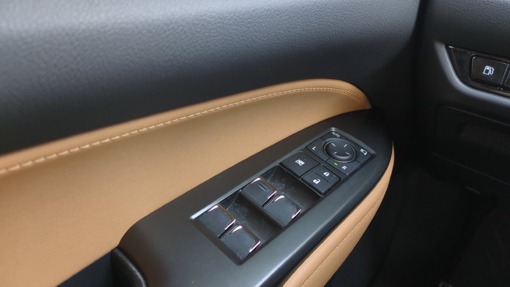 Used 2025 Lexus NX 250 FWD w/ Towing Package (2000 Lbs) image 19