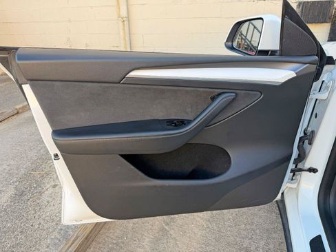 Used 2023 Tesla Model Y Performance AWD/4WD image 38