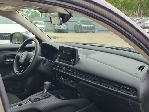 Used 2025 Honda HR-V LX image 25