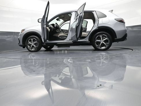 Used 2024 Honda HR-V EX-L image 48