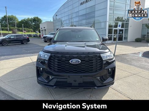 Used 2025 Ford Explorer ST-Line w/ ST-Line Street Pack AWD/4WD image 8