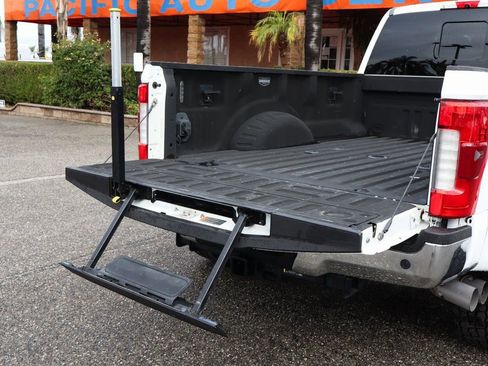 Used 2017 Ford F350 Lariat w/ Lariat Ultimate Package image 9