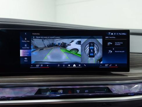 Used 2023 BMW i7 xDrive60 AWD/4WD image 18