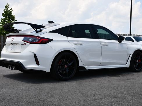 Used 2024 Honda Civic Type R image 7