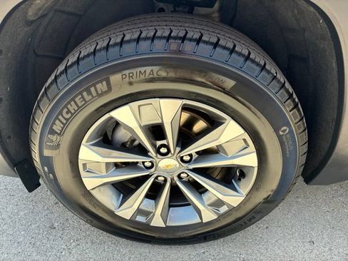 Used 2025 Chevrolet Equinox LT w/ Convenience Package II AWD/4WD image 14
